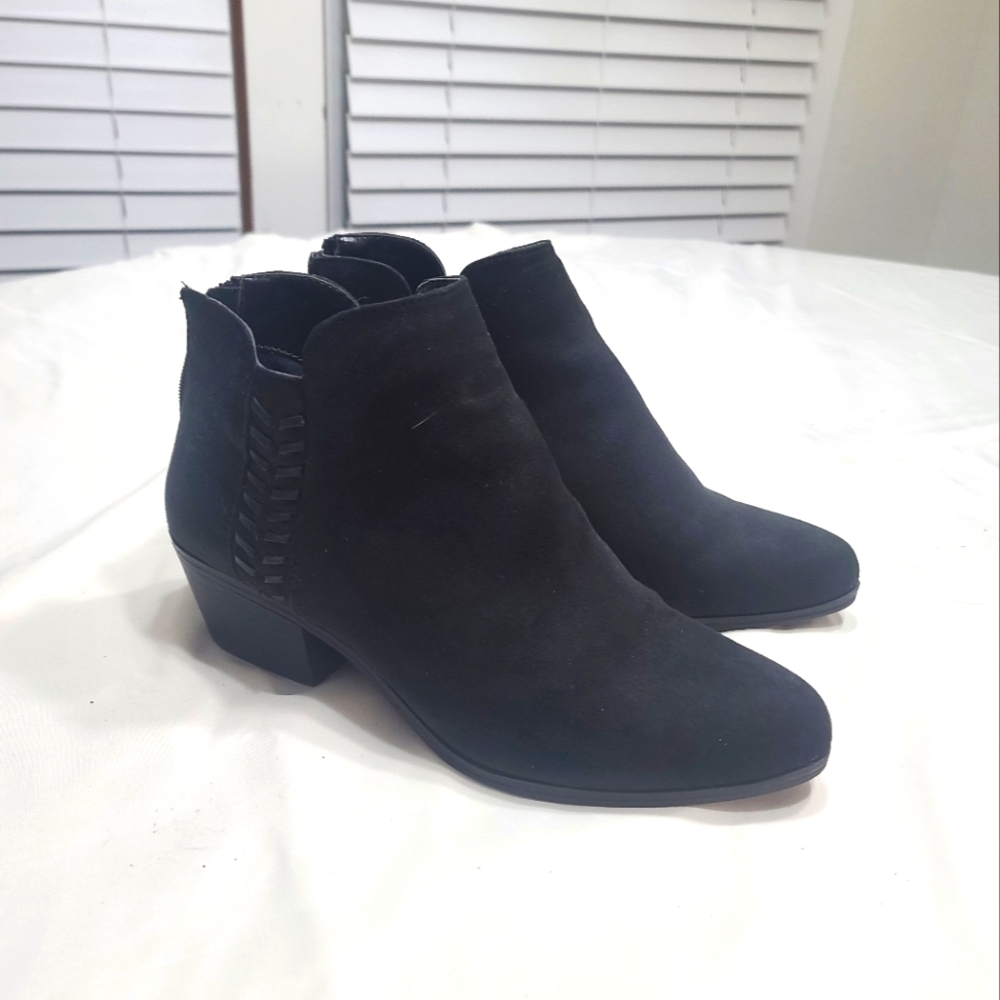 Black low heel ankle boots